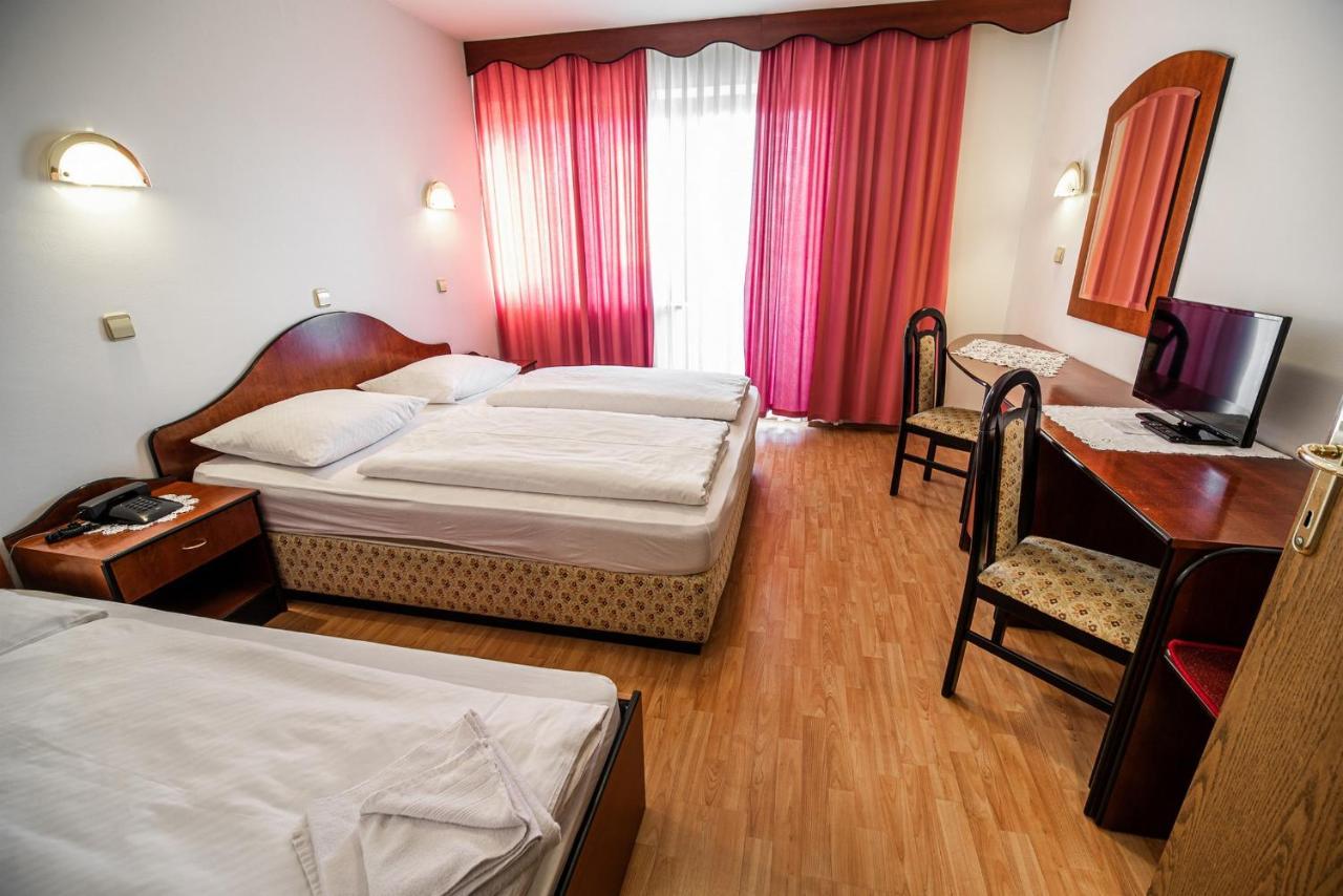 Guesthouse Leski Dvor Lesce  Ngoại thất bức ảnh