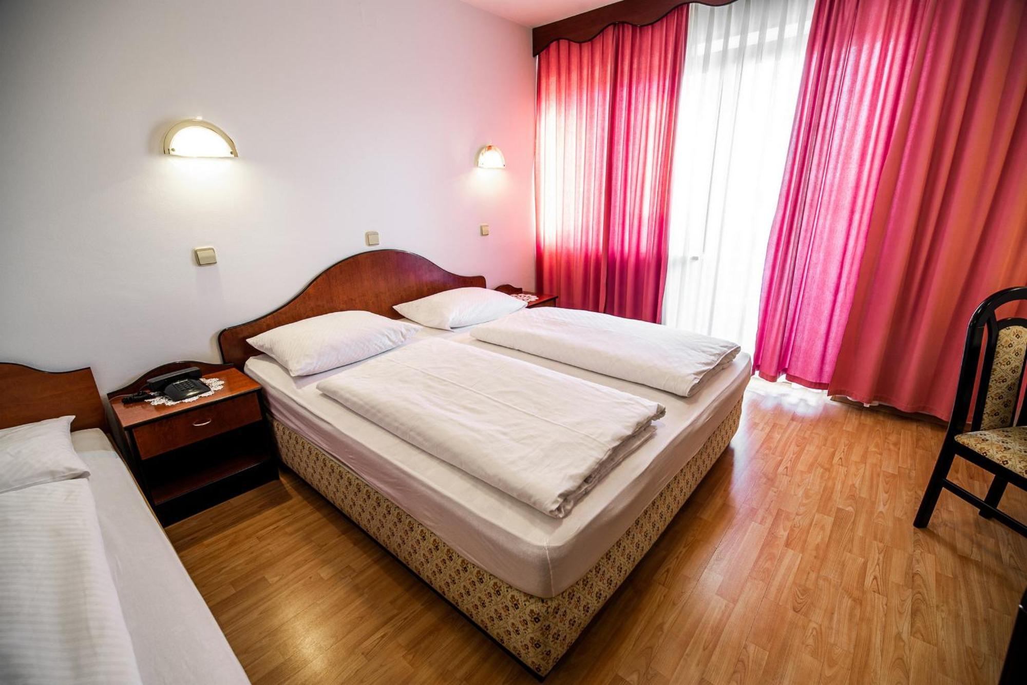 Guesthouse Leski Dvor Lesce  Phòng bức ảnh